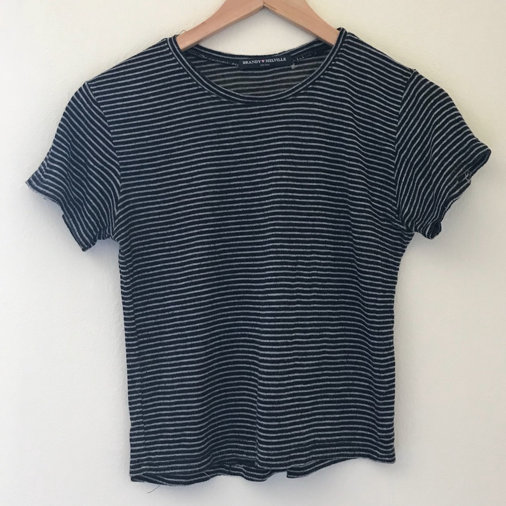 BRANDY MELVILLE - black and white striped crop top